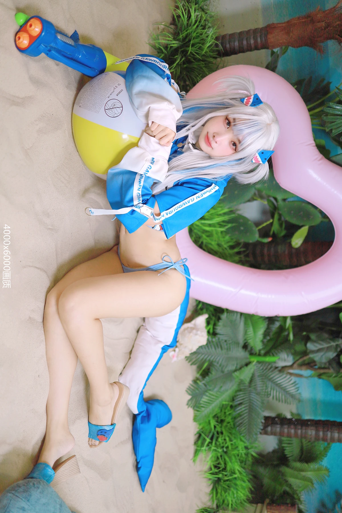 Cosplay 慕慕Momo – 鲨鱼工作服 Gura