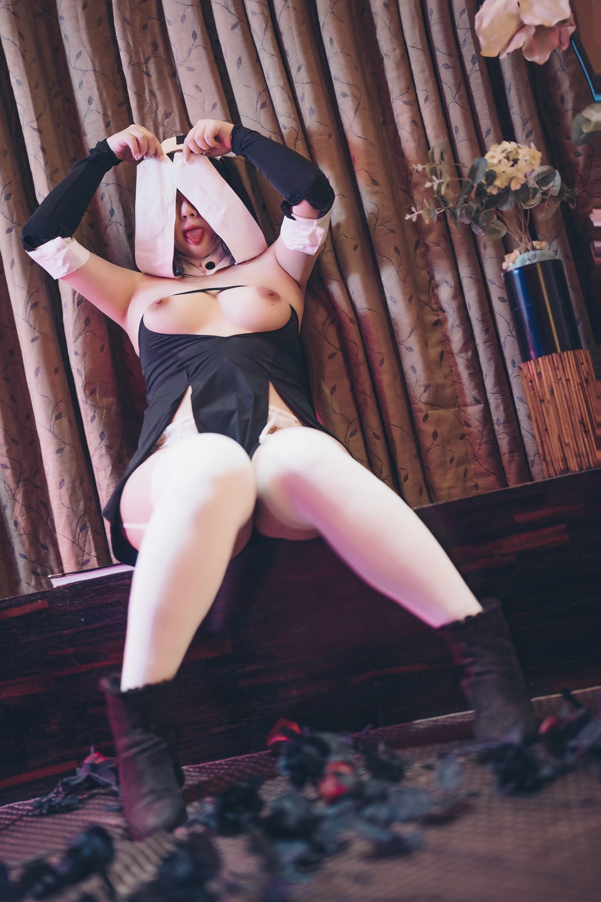 Cosplay 落落Raku – 修女与魔鬼