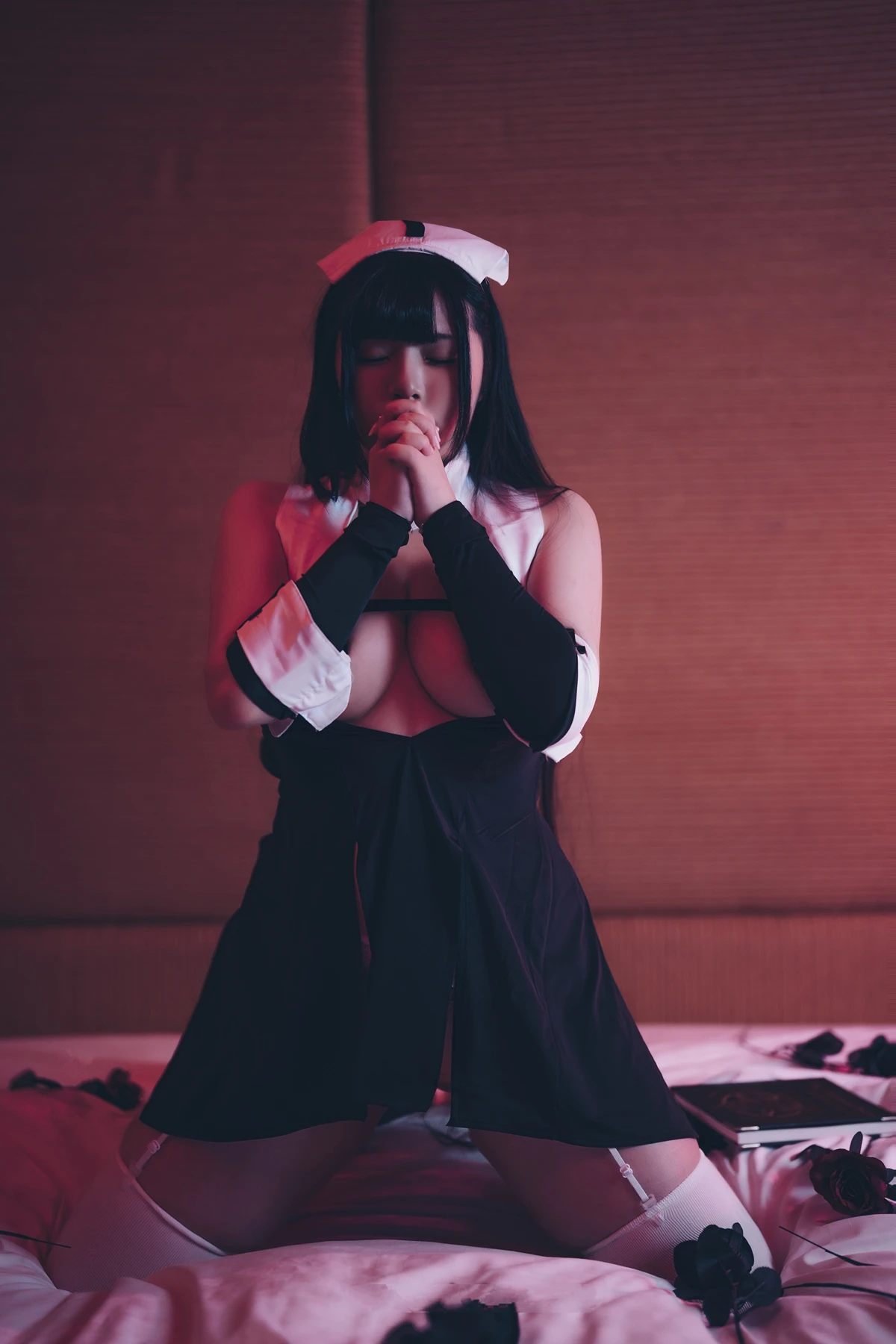 Cosplay 落落Raku – 修女与魔鬼