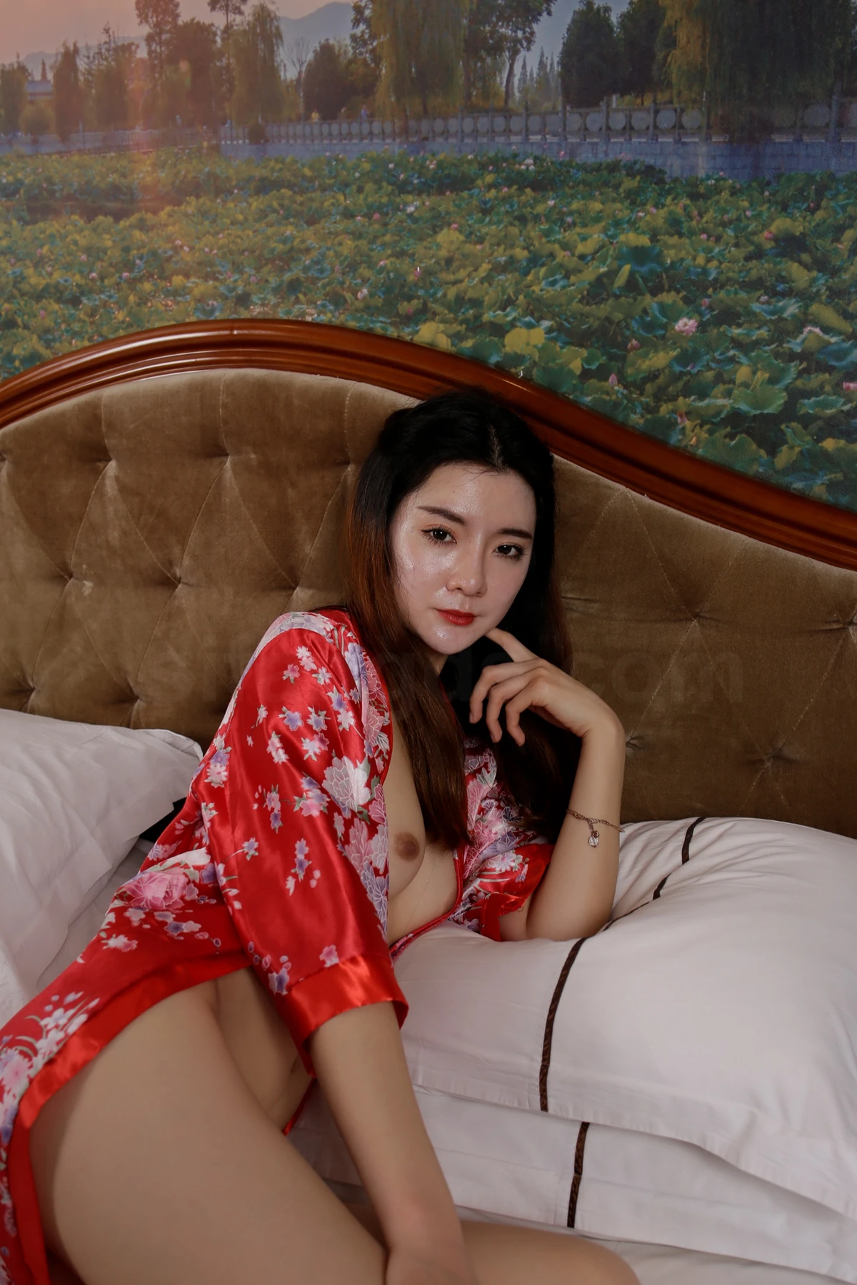 梦凡 – 珍品素人女同事 怀旧式宾馆全尺度私拍 Set.02