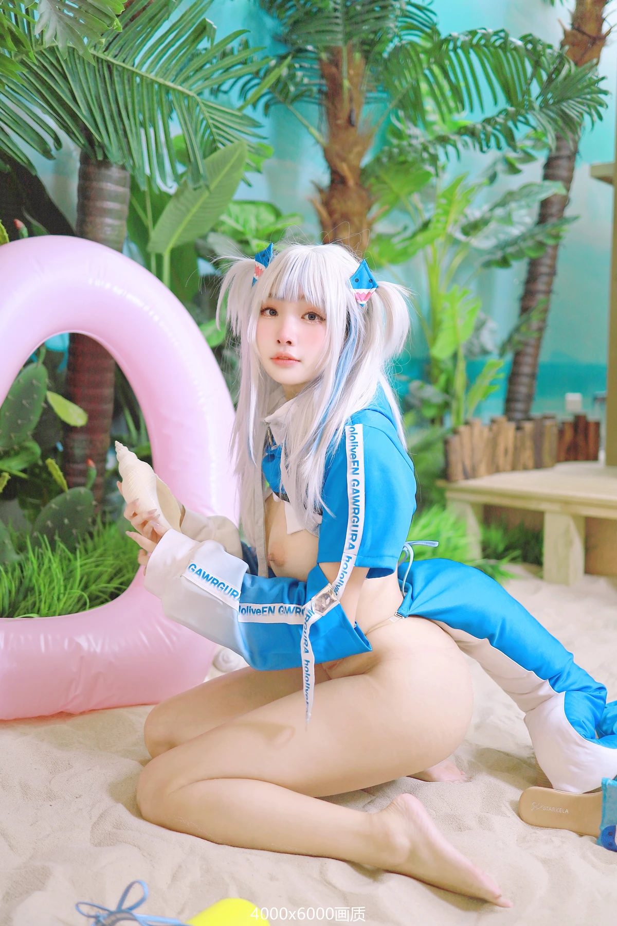 Cosplay 慕慕Momo – 鲨鱼工作服 Gura