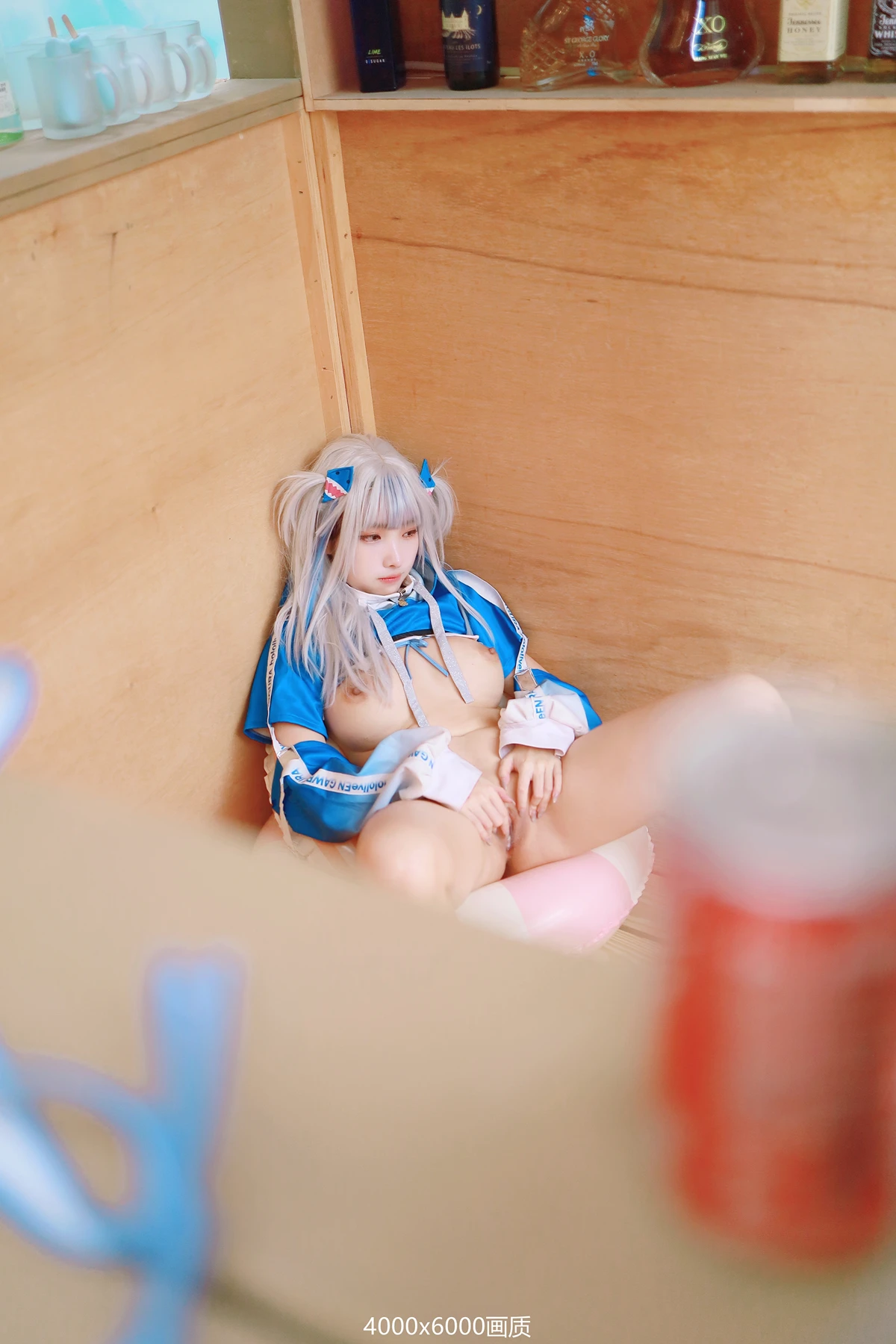 Cosplay 慕慕Momo – 鲨鱼工作服 Gura
