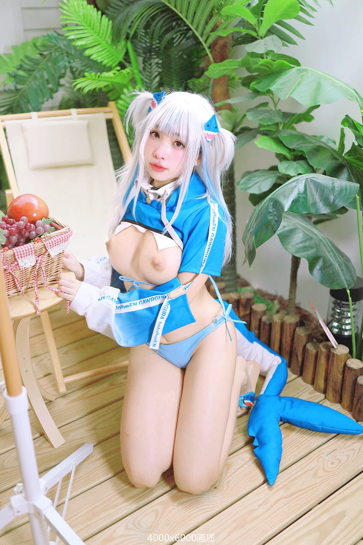 Cosplay 慕慕Momo – 鲨鱼工作服 Gura