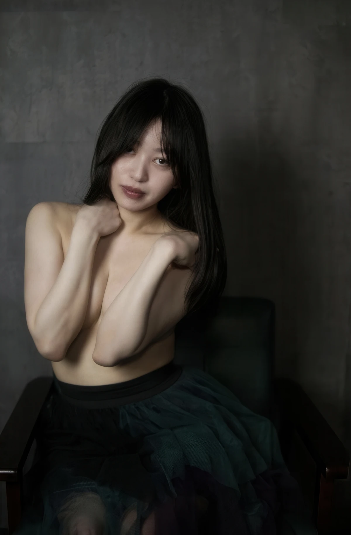 Shizuka Saito 斉藤静, セミヌード写真集 密室 大きなお尻に理想のオディライン どこかえっちな雰囲気を纏ったセクシーな青春美女があなたを禁断の世界へ Set.03