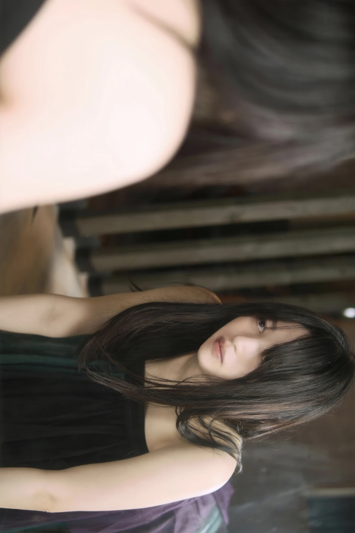 Shizuka Saito 斉藤静, セミヌード写真集 密室 大きなお尻に理想のオディライン どこかえっちな雰囲気を纏ったセクシーな青春美女があなたを禁断の世界へ Set.03