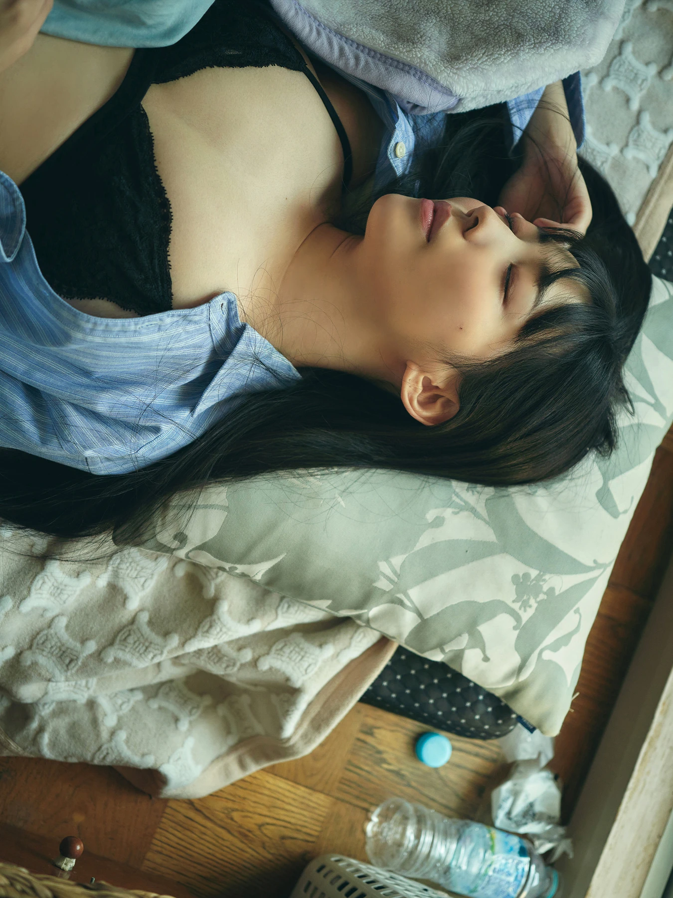 Rui Shido 紫藤るい, デジタル写真集 「Real≧Unreal ―リアルとアンリアル―」 Set.01