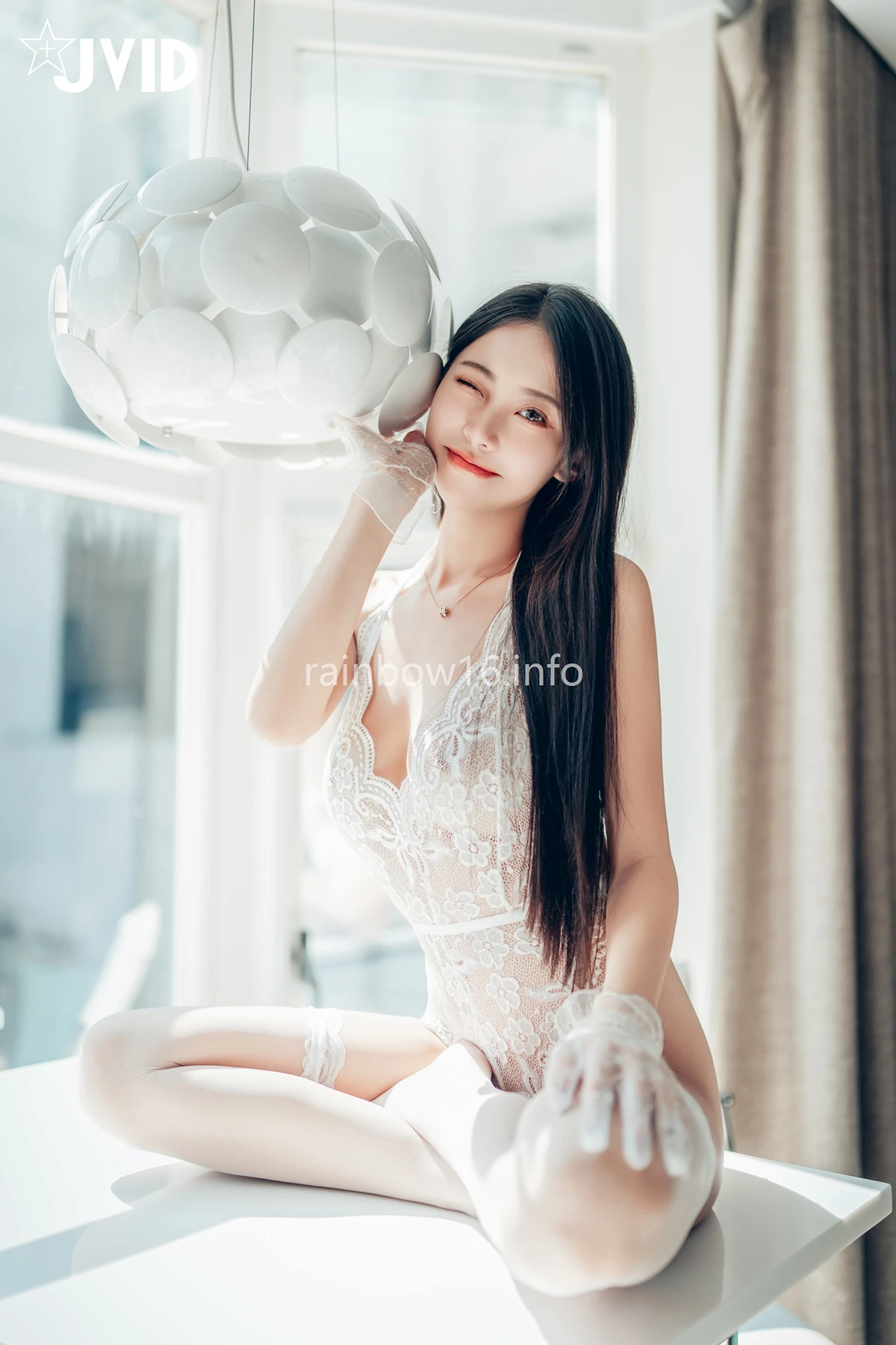 JVID WenHsin 玟妡 – 勻稱美腿《玟妡》看見她就起秋的假日午後