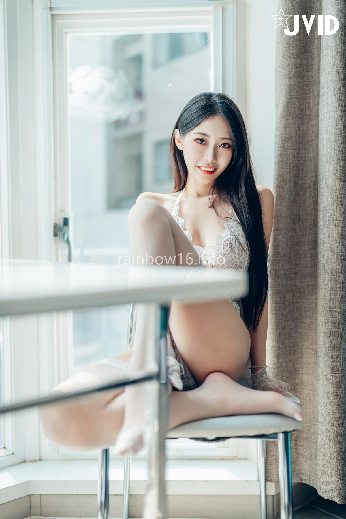 JVID WenHsin 玟妡 – 勻稱美腿《玟妡》看見她就起秋的假日午後