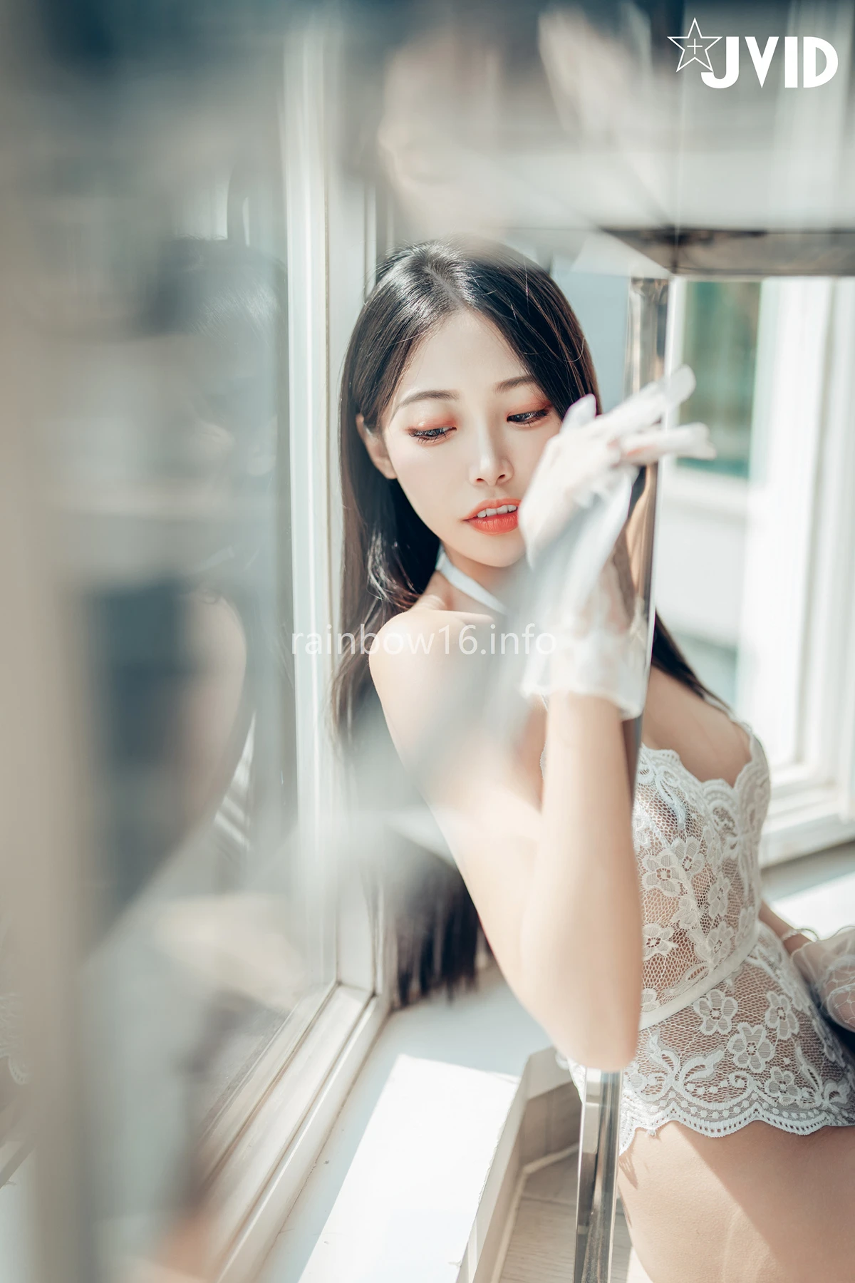 JVID WenHsin 玟妡 – 勻稱美腿《玟妡》看見她就起秋的假日午後