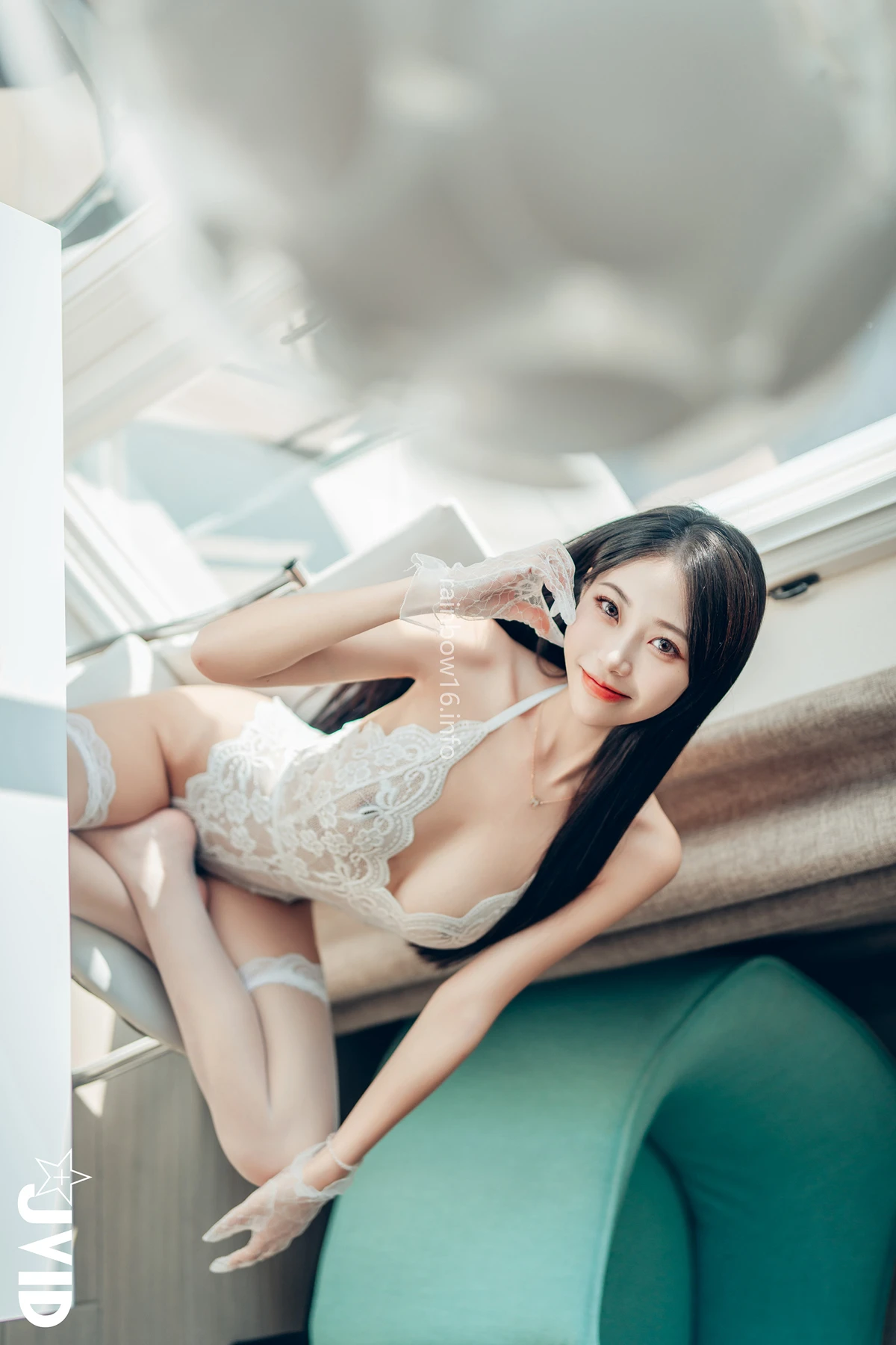 JVID WenHsin 玟妡 – 勻稱美腿《玟妡》看見她就起秋的假日午後