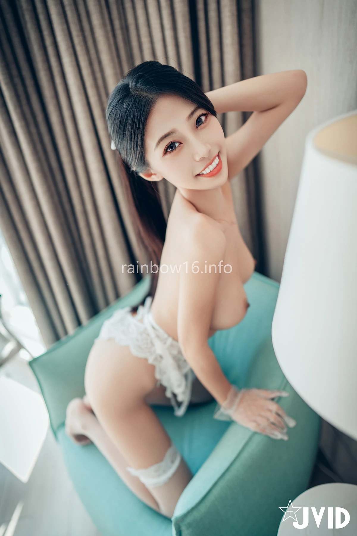 JVID WenHsin 玟妡 – 勻稱美腿《玟妡》看見她就起秋的假日午後
