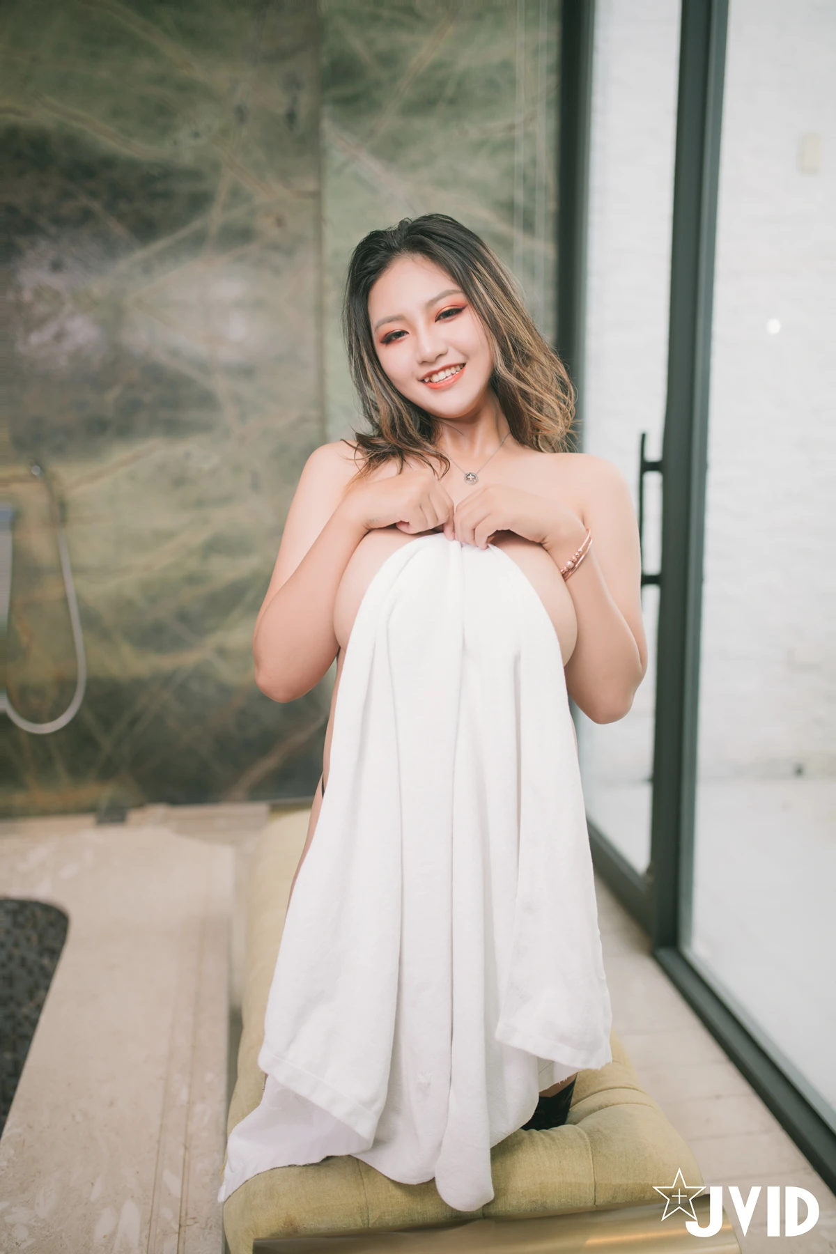 JVID Agelia安吉 – 爆乳风俗娘全身心地事奉-乳推全裸互动全身性按摩-为您服务 Body Massage